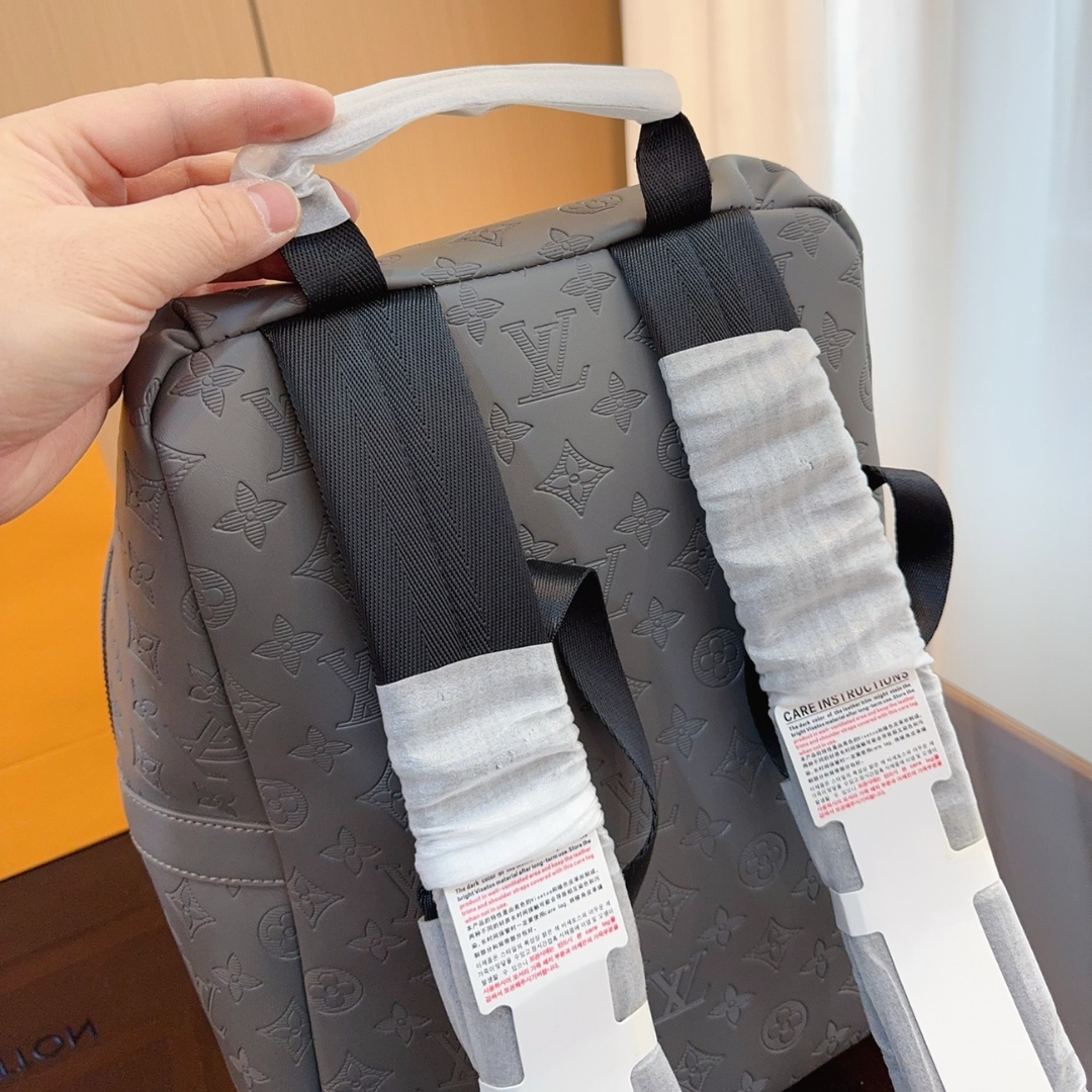 LOUIS VUITTON DISCOVERY BACKPACK ANTHRACITE GRAY 28CM M46557 - Image 3