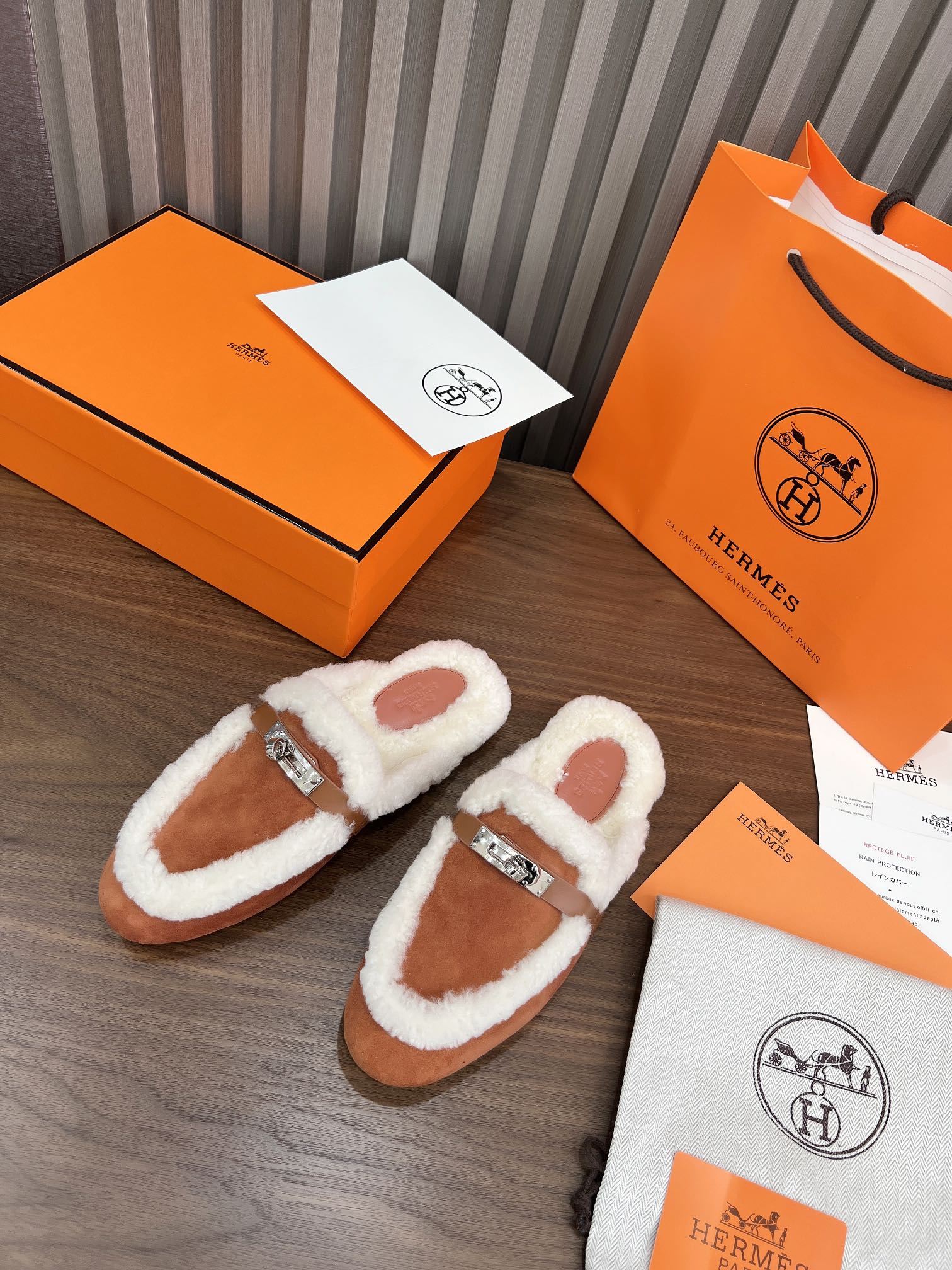 HERMES OZ MULE SHEARLING BROWN WHITE - Image 10