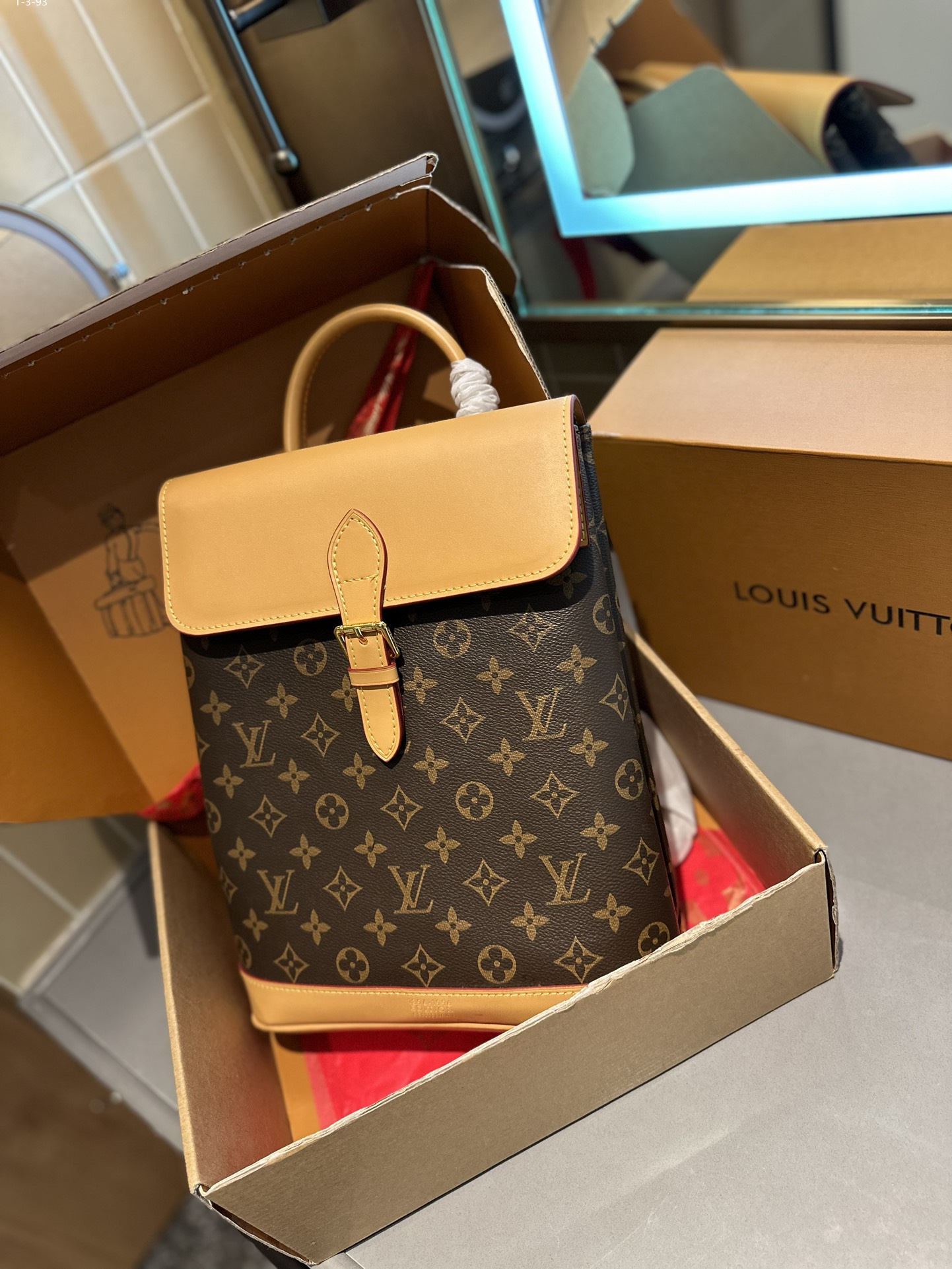 LOUIS VUITTON SOHO BACKPACK MONOGRAM CANVAS BEIGE 30CM - Image 4