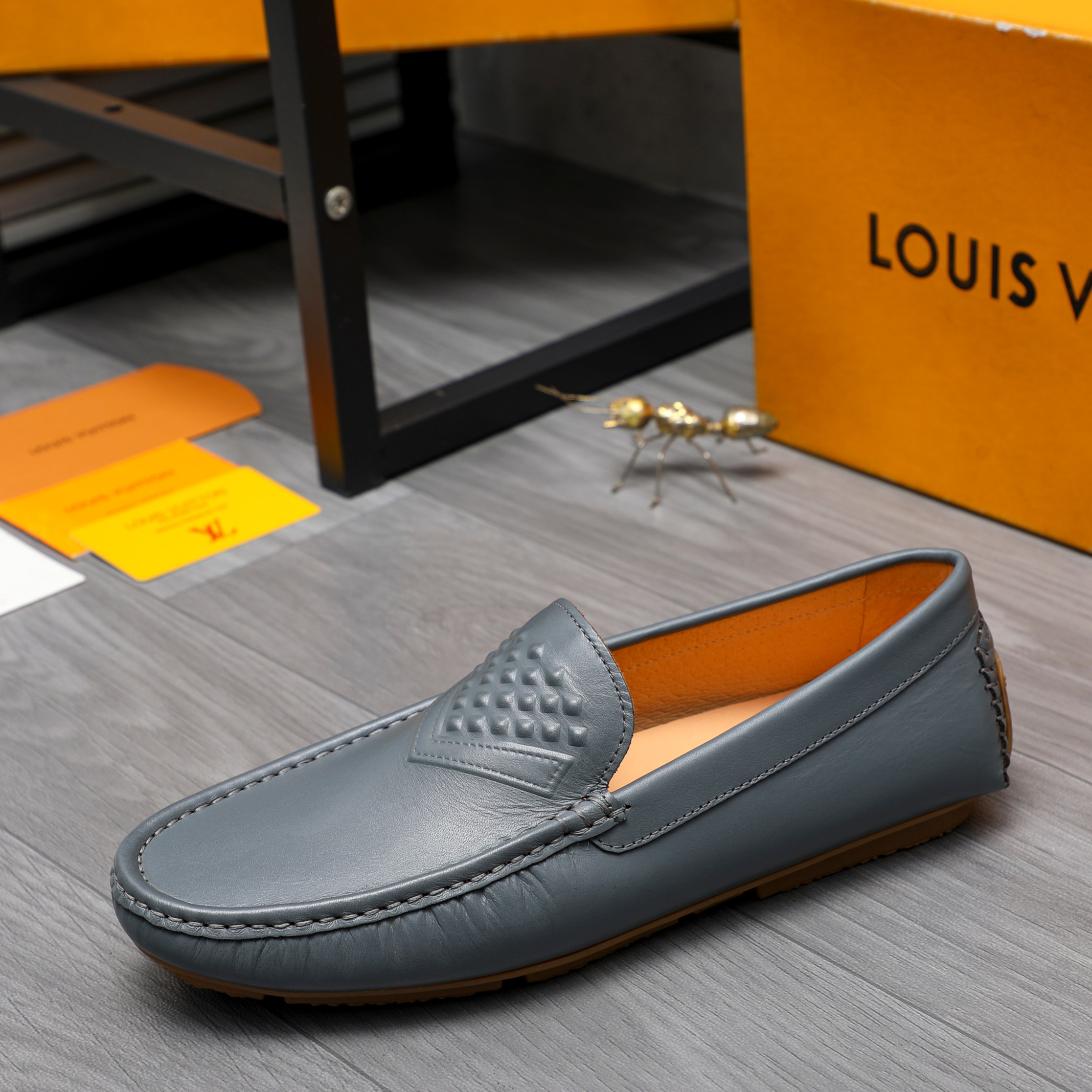 LOUIS VUITTON LOAFERS EMBOSSED LEATHER MOCCASIN INDIGO BLUE - Image 4