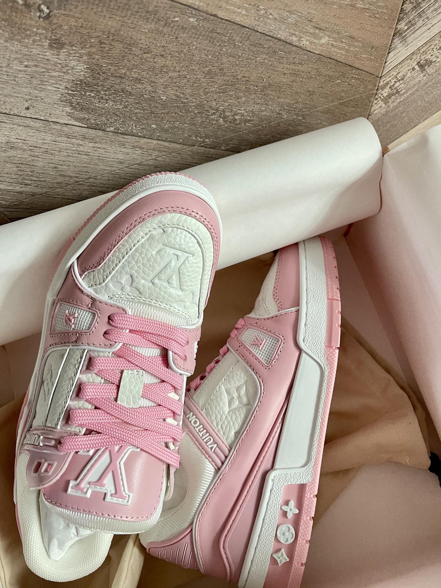 LOUIS VUITTON LV TRAINER SNEAKER PINK ROSE 1ABOEK - Image 2
