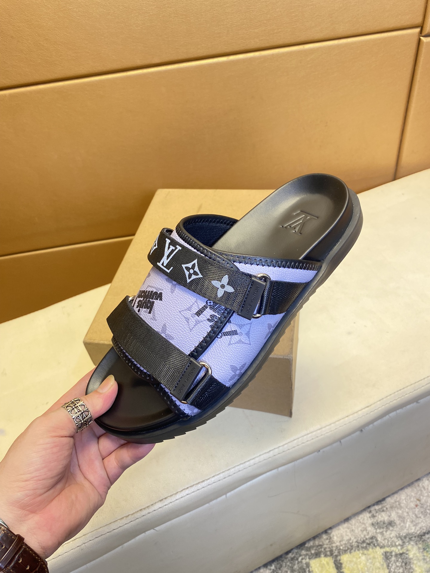 LOUIS VUITTON LV MONOGRAM SANDAL WITH LOGO PURPLE - Image 2