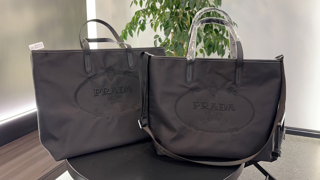 PRADA NYLON TOTE WITH EMBROIDERED LOGO BLACK 32CM - Image 2