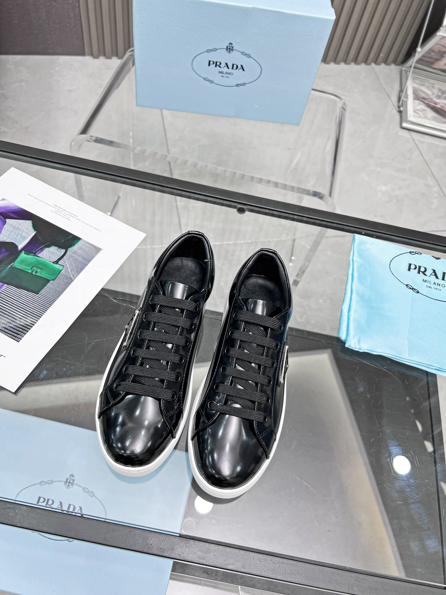 PRADA LOGO SNEAKERS IN BRUSHED LEATHER BLACK - Image 5