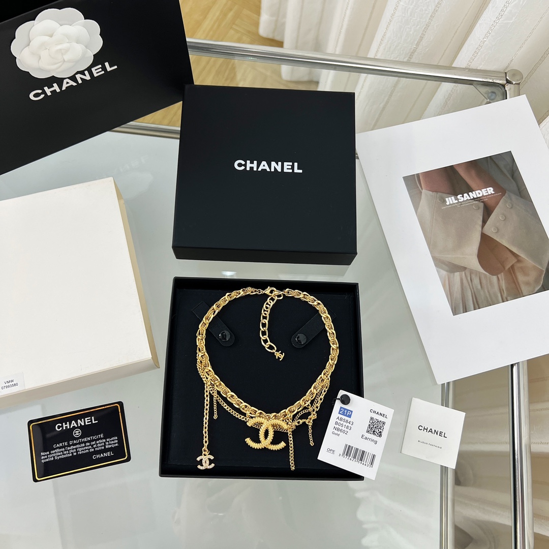 CHANEL CC NECKLACE GOLD - Image 5