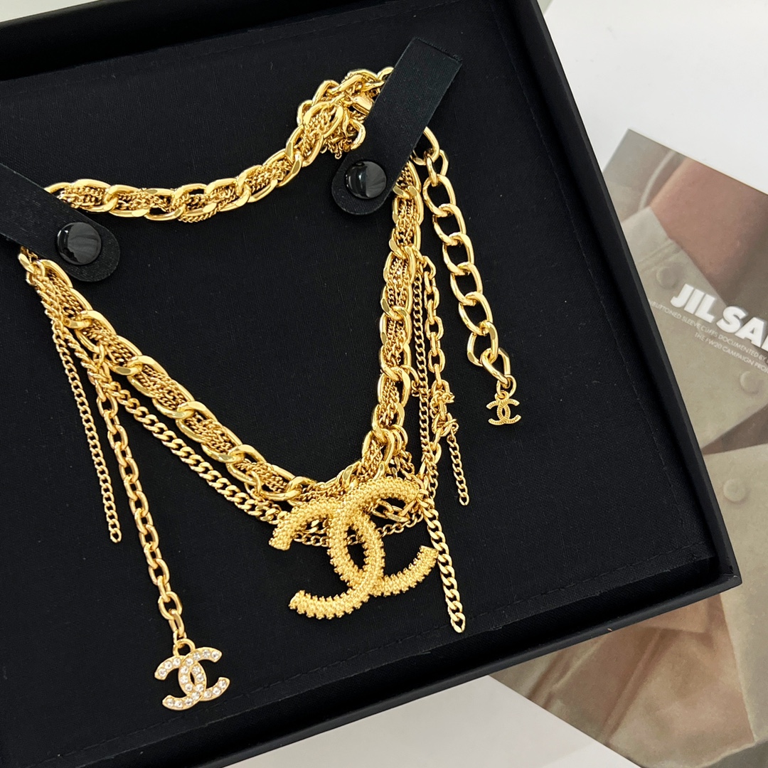 CHANEL CC NECKLACE GOLD - Image 6