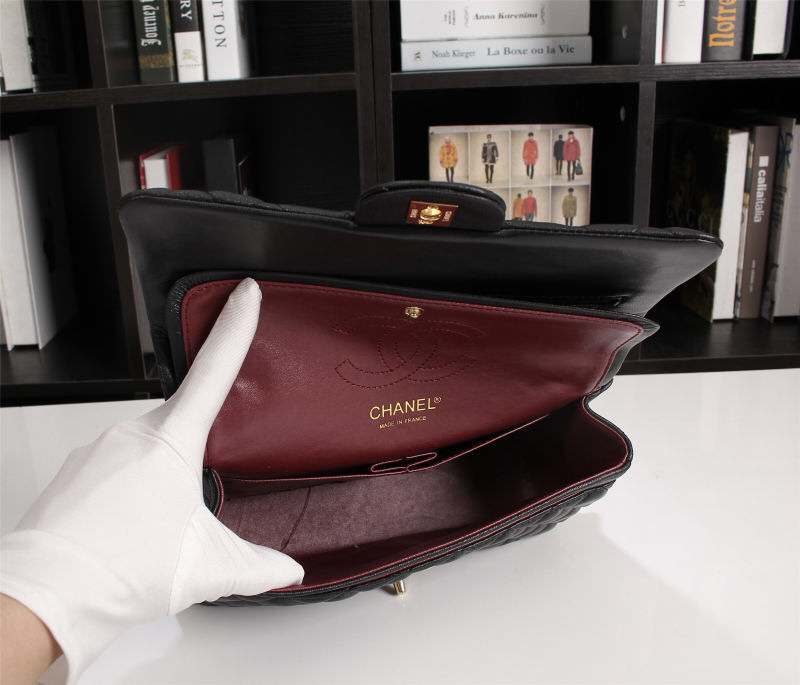 CHANEL CLASSIC FLAP BLACK GOLD HARDWARE 25CM - Image 2