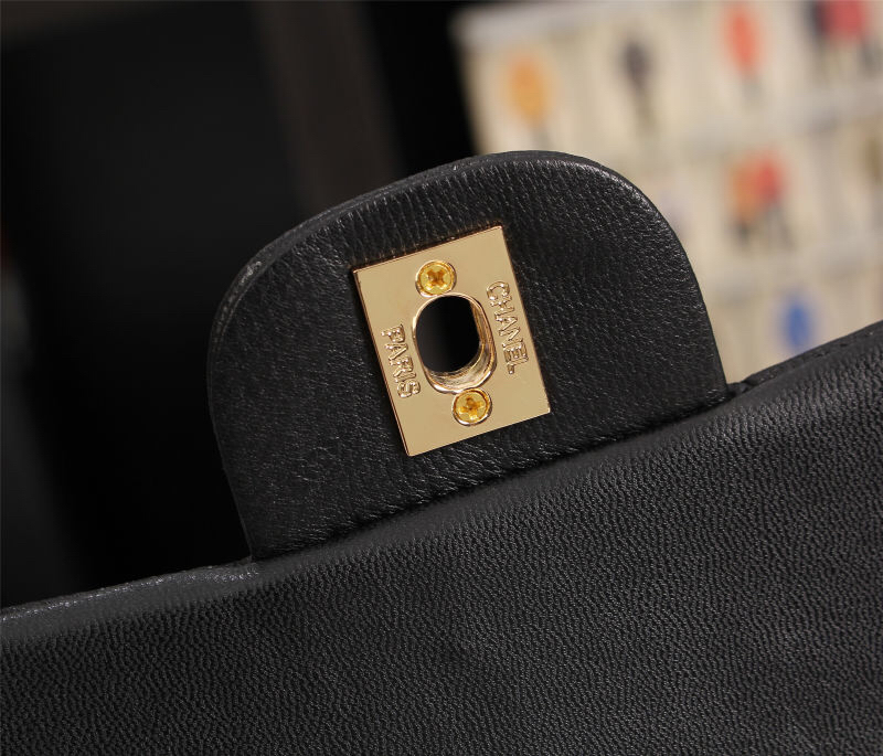 CHANEL CLASSIC FLAP BLACK GOLD HARDWARE 25CM - Image 4