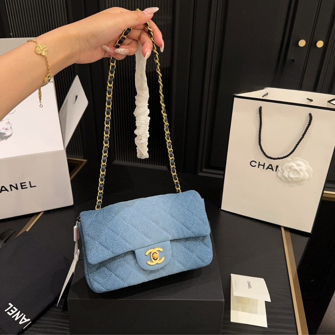 CHANEL CLASSIC HANDBAG WASHED DENIM AND GOLD TONE METAL BLUE 19CM A01112 B16747 NX158 - Image 2