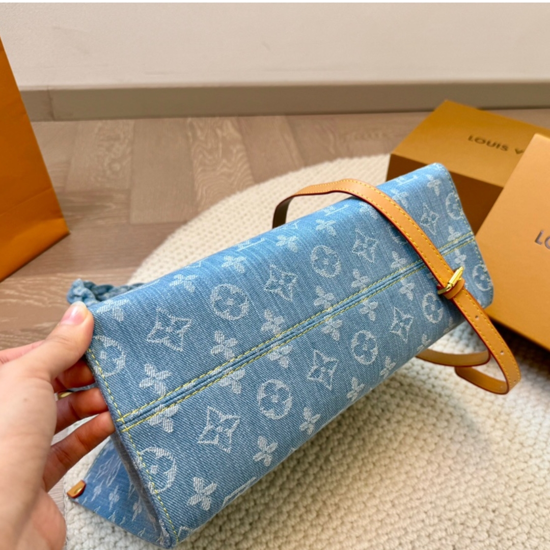 LOUIS VUITTON LET GO PM MONOGRAM SKY BLUE DENIM 30CM M24897 - Image 6