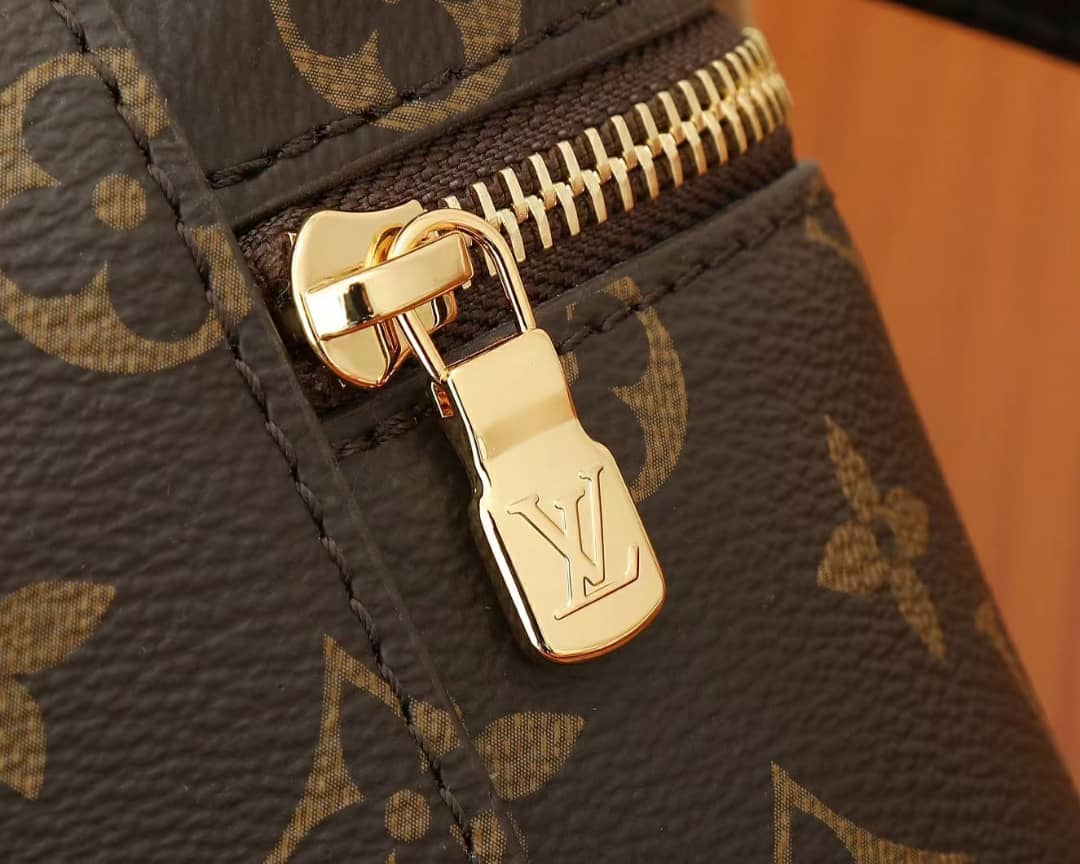 LOUIS VUITTON VANITY CHAIN POUCH MONOGRAM REVERSE BROWN 19CM - Image 4