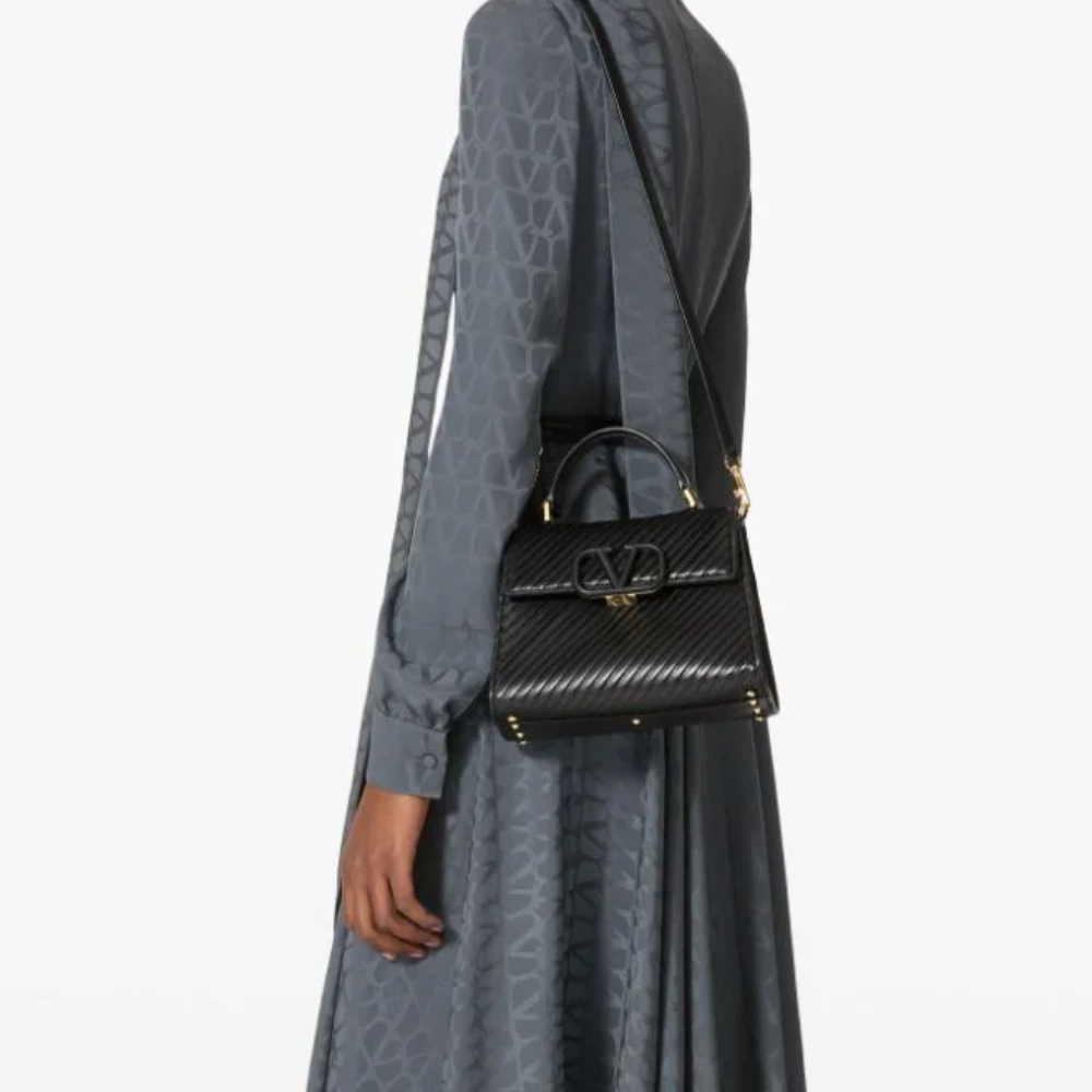 VALENTINO GARAVANI SMALL VSLING HANDBAG BLACK 20CM WB0F53PFX - Image 4