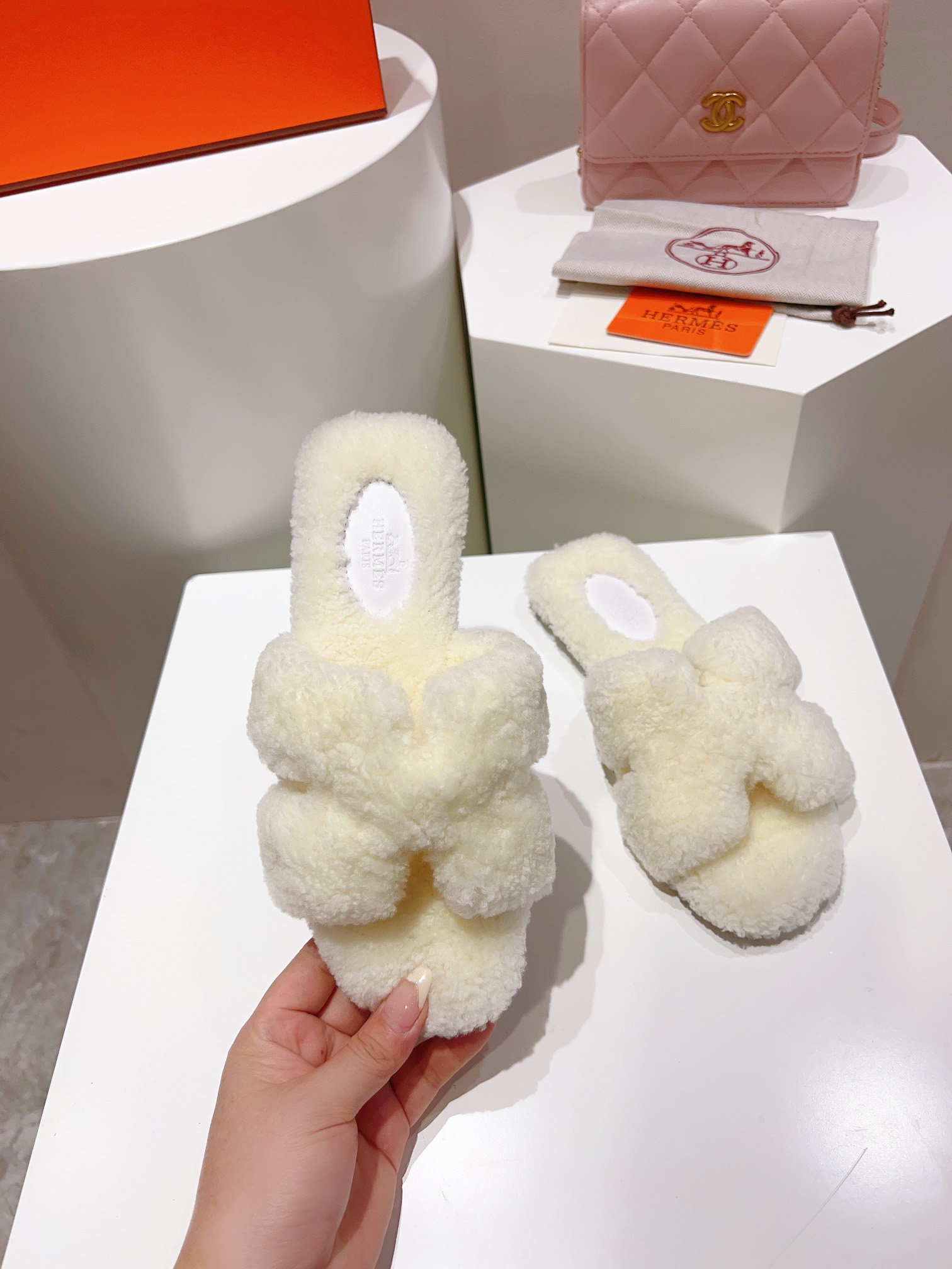 HERMES ORAN SANDAL WHITE H231288Z - Image 4