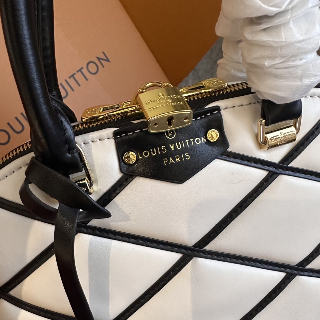 LOUIS VUITTON ALMA BB BLACK 24CM M23761 - Image 4