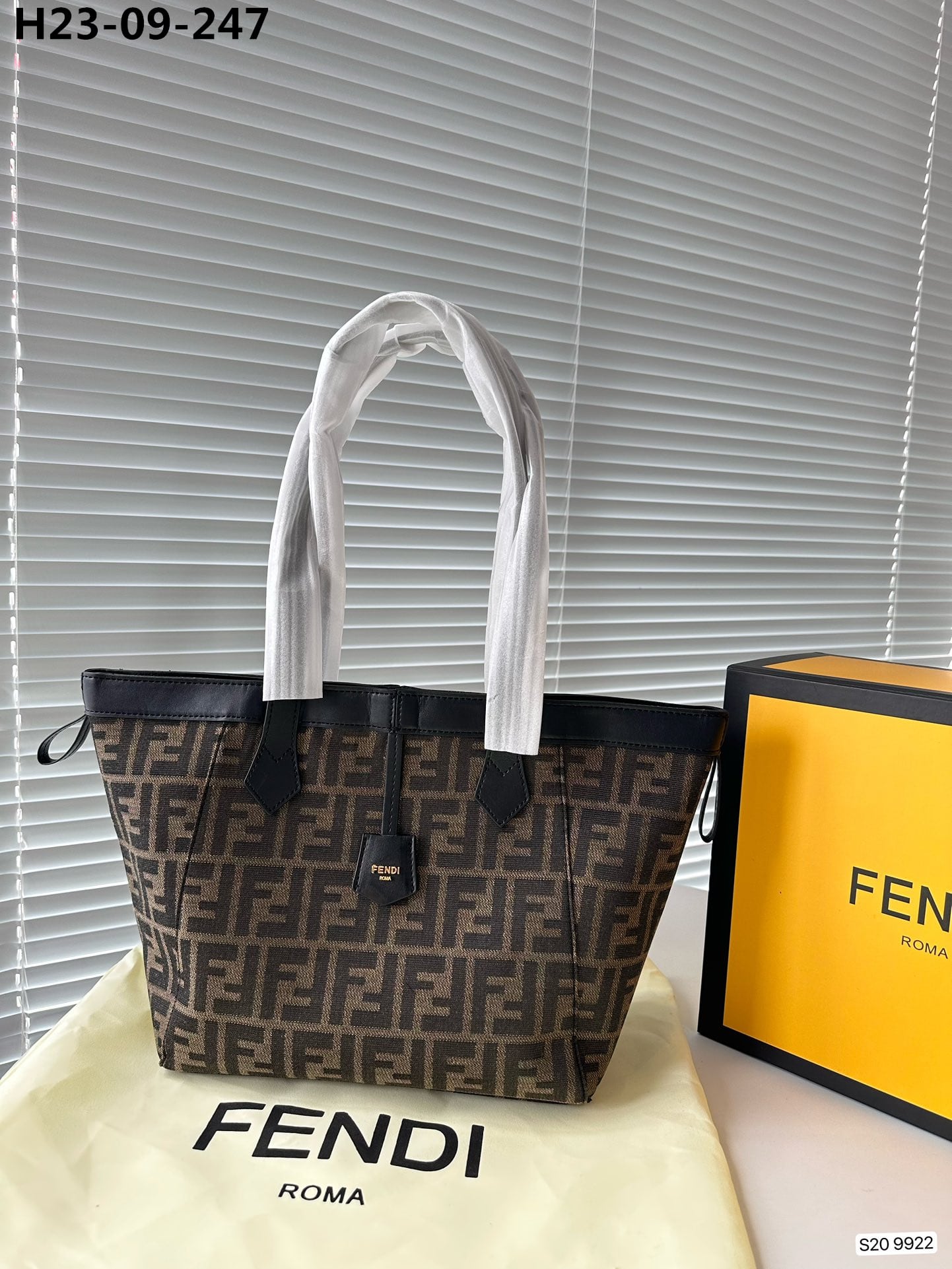 FENDI ORIGAMI MEDIUM FF JACQUARD FABRIC BAG THAT CAN BE TRANSFORMED BROWN 25CM 8BH414AFPMF1GL7 - Image 2
