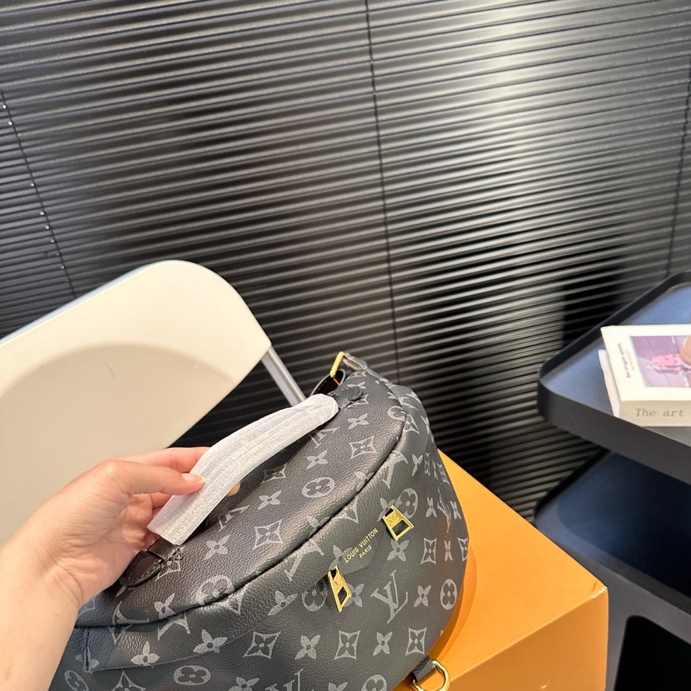 LOUIS VUITTON DISCOVERY BUMBAG PM MONOGRAM ECLIPSE BLACK 39CM M46035 - Image 3