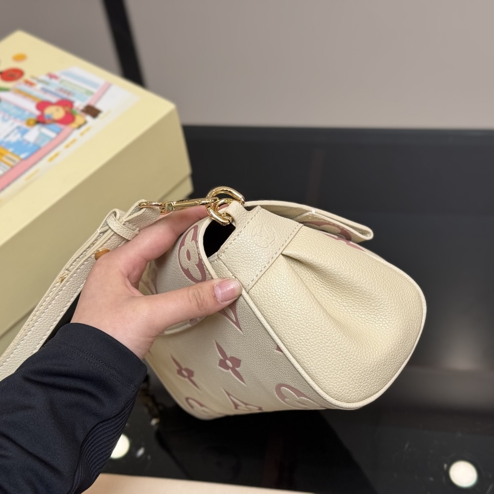 LOUIS VUITTON FAVORITE BAG ROSE TRIANON 23CM M46393 - Image 4