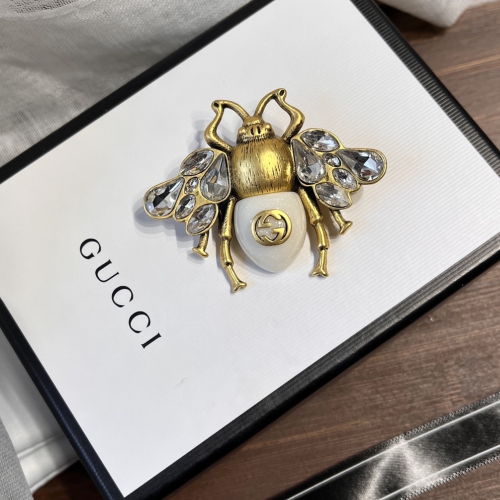 GUCCI GG BEE BROOCH GOLD WITH STONE - Image 2