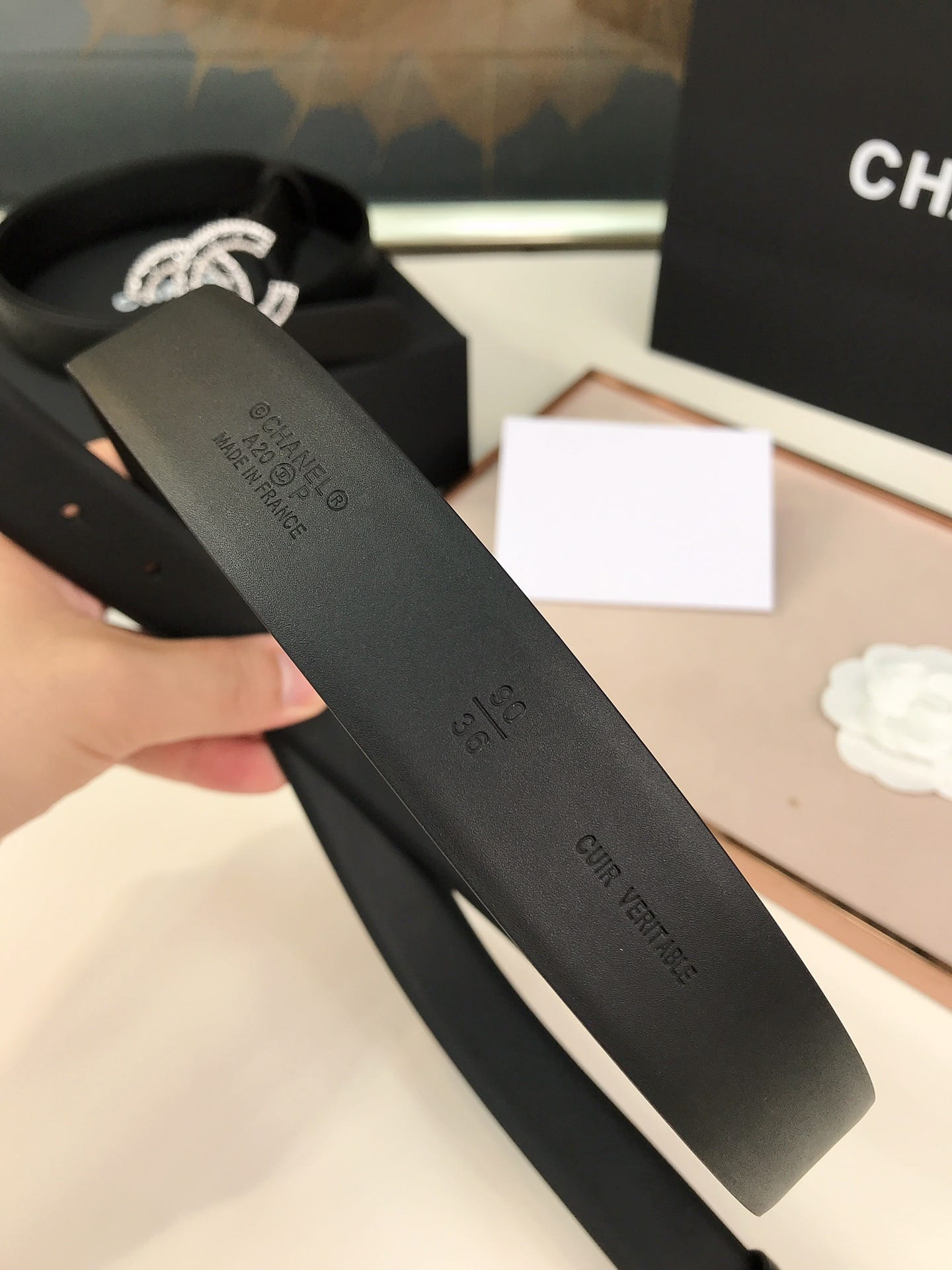 CHANEL CC LOGO LEATHER BELT BLACK 28MM - Image 5