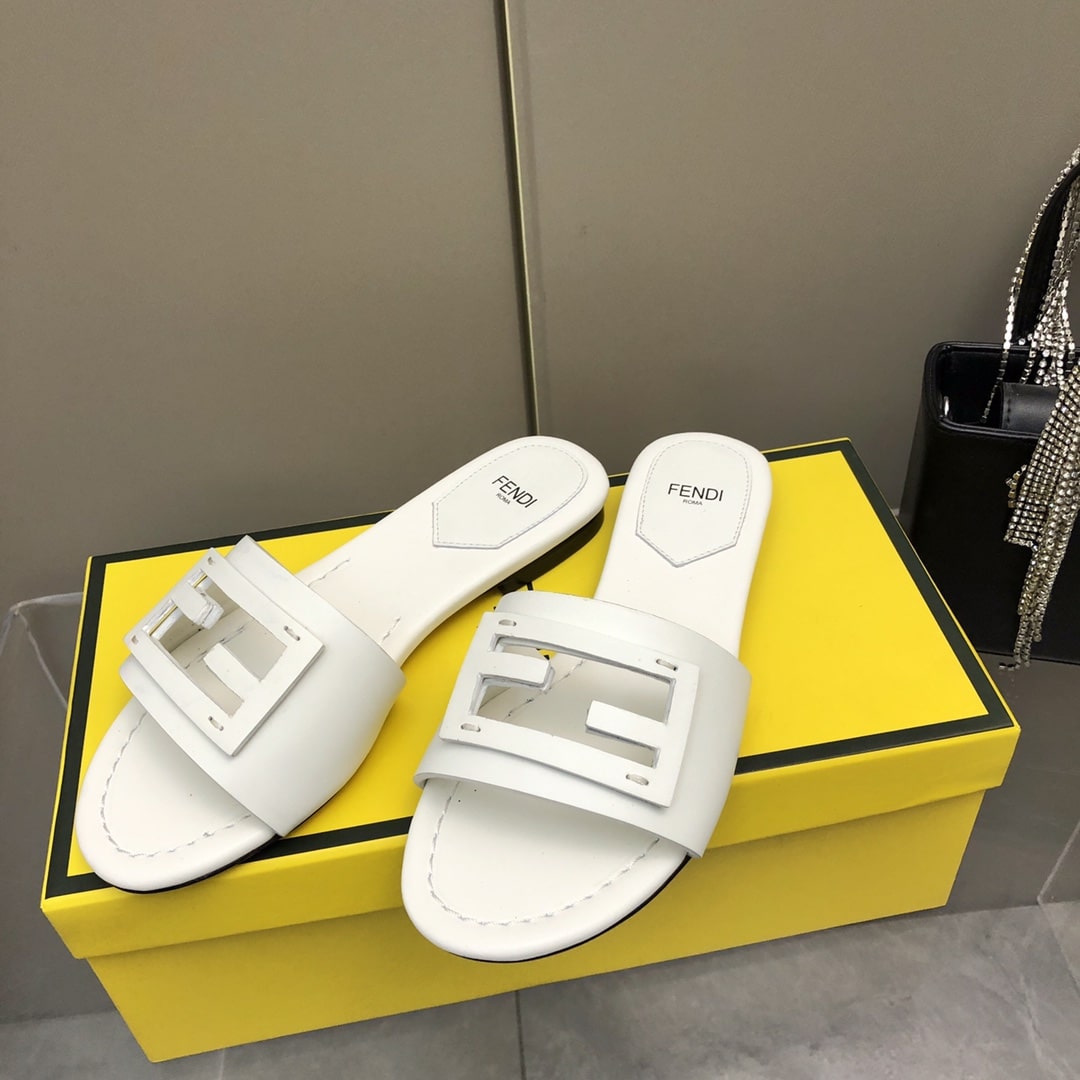 FENDI BAGUETTE WHITE LEATHER SLIDES - Image 2