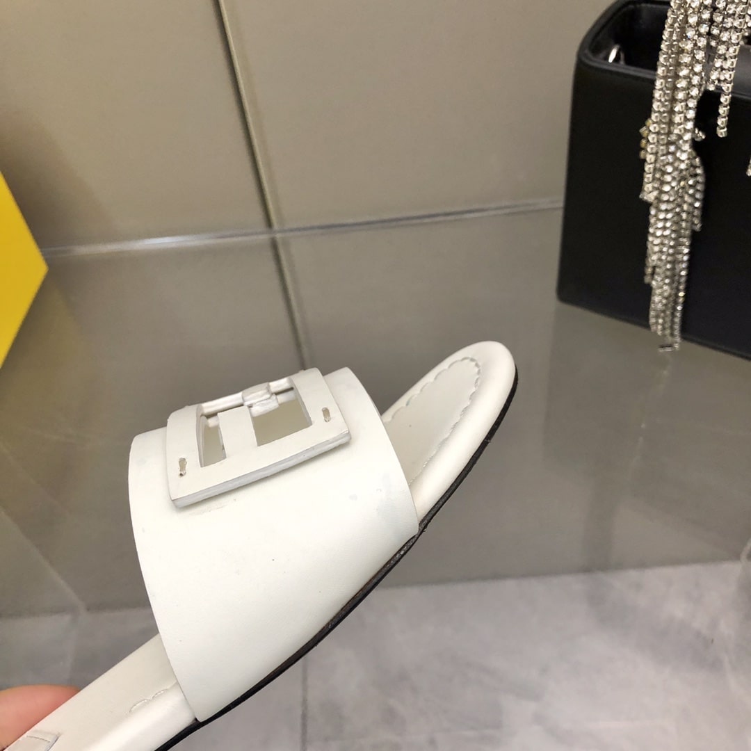 FENDI BAGUETTE WHITE LEATHER SLIDES - Image 7