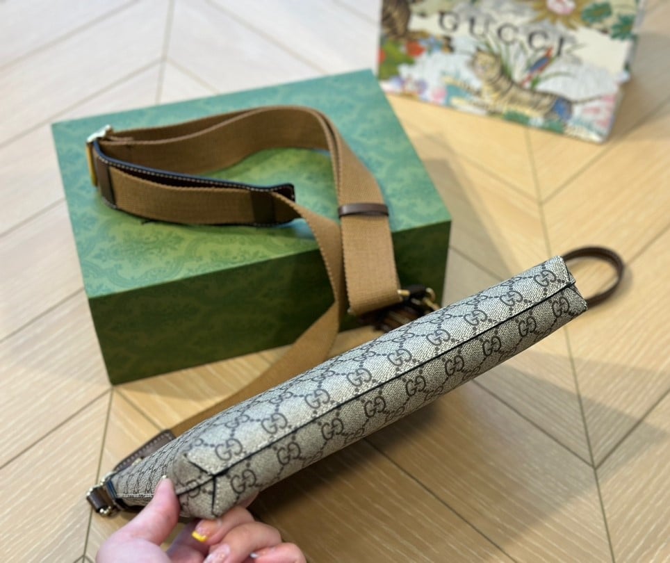 GUCCI MESSENGER BAG WITH INTERLOCKING G BEIGE 29CM 760021 92THG 8563 - Image 8