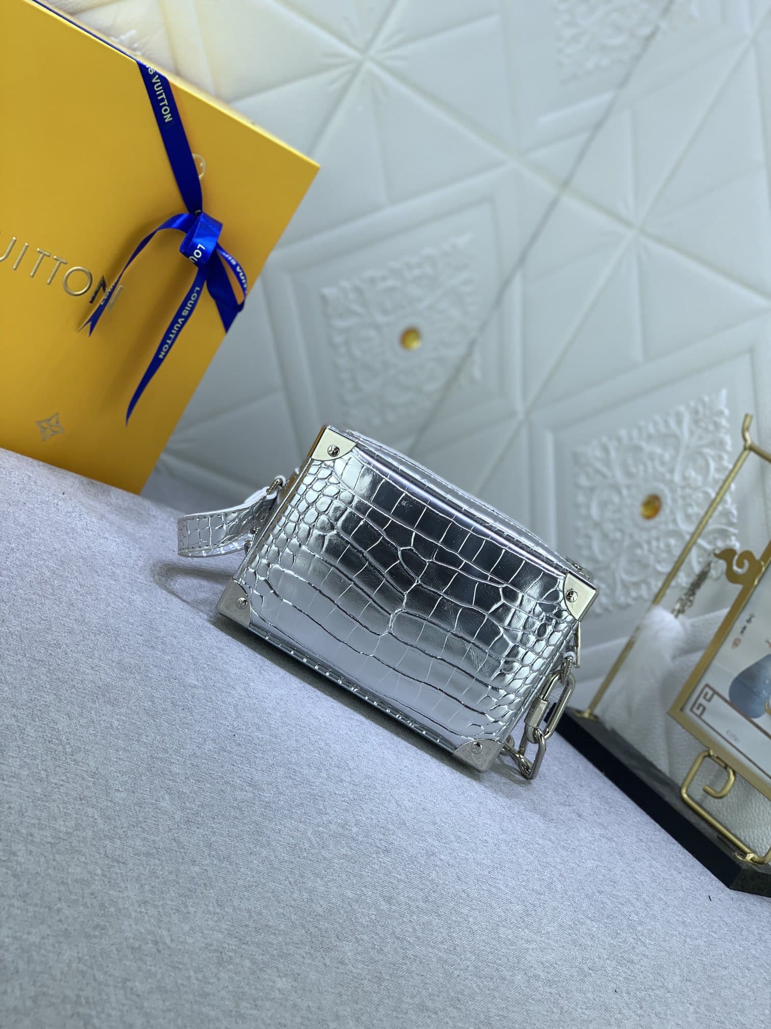 LOUIS VUITTON MINI SOFT TRUNK CROCODILIAN SILVER LEATHER 18.5CM N80956 - Image 7