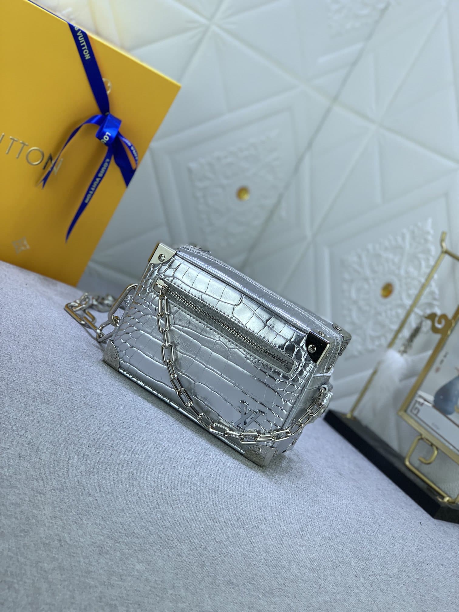 LOUIS VUITTON MINI SOFT TRUNK CROCODILIAN SILVER LEATHER 18.5CM N80956 - Image 8