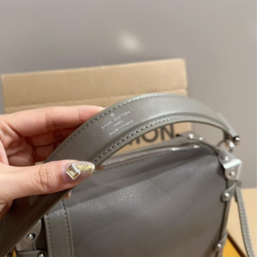 LOUIS VUITTON SIDE TRUNK MM GRAINED CALF LEATHER TAUPE GREY 23CM M25072 - Image 5