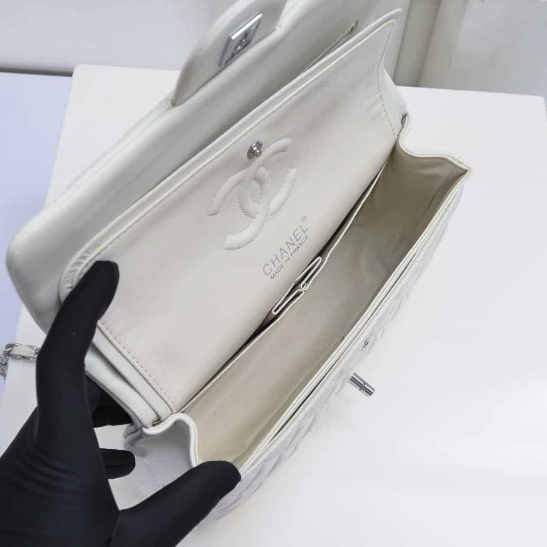 CHANEL CLASSIC DOUBLE FLAP BAG WHITE SILVER HARDWARE 25CM - Image 3