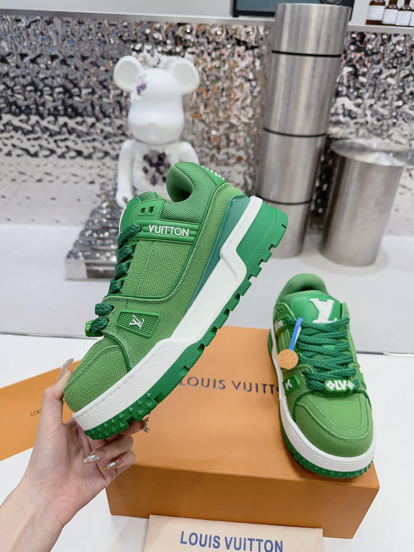 LOUIS VUITTON LV TRAINER MAXI SNEAKER GREEN - Image 6