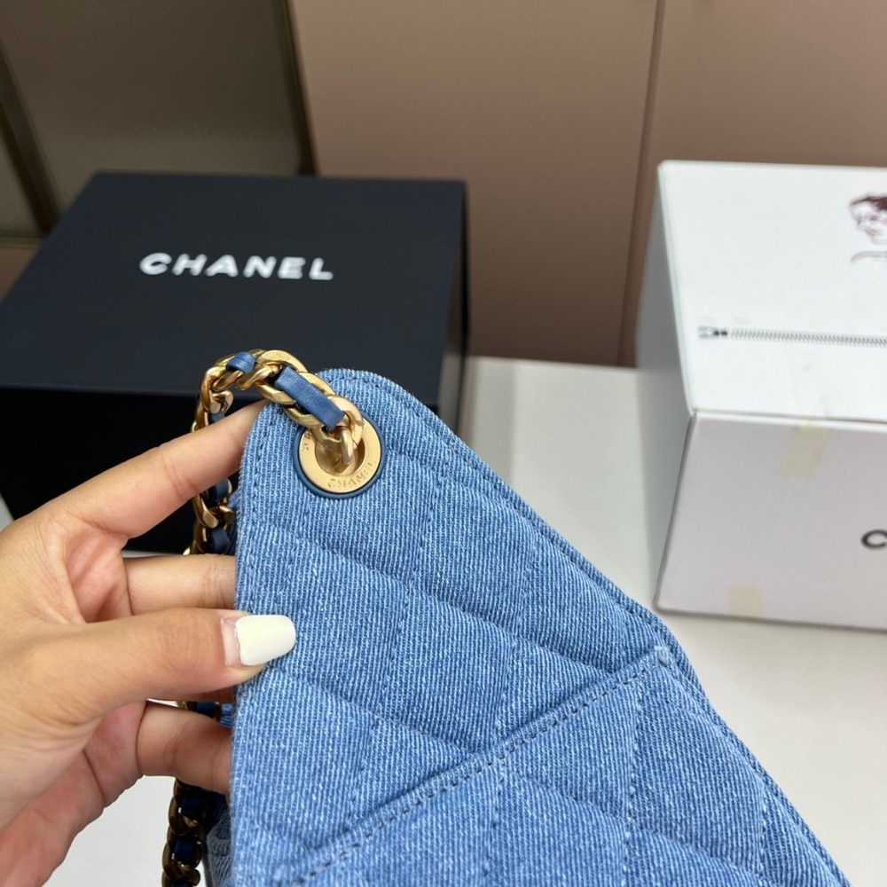 CHANEL 25 SMALL HANDBAG WASHED DENIM BLUE 25CM AS5293 B20603 U0475 - Image 5