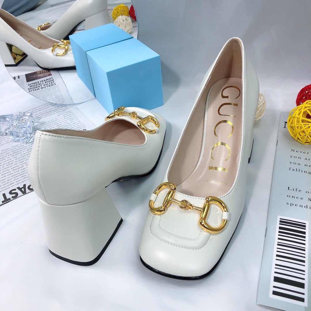 GUCCI WOMEN’S MID HEEL PUMP WITH HORSEBIT WHITE LEATHER 643886 C9D00 9022 - Image 3