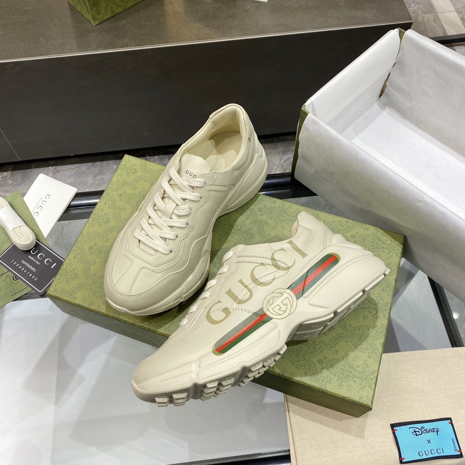 GUCCI WOMEN'S RHYTON GUCCI LOGO LEATHER SNEAKER 528892 DRW00 9522 - Image 8