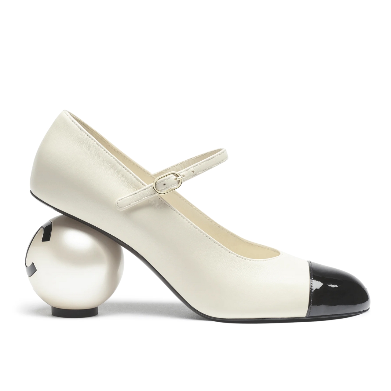 CHANEL MARY JANES PATENT AND IMITATION PEARLS WHITE BLACK G46775 B22202 U4186