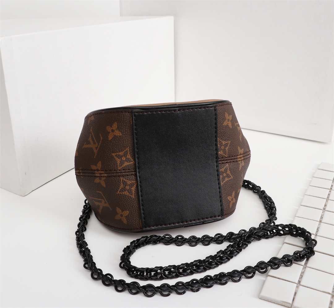 LOUIS VUITTON REVERSE MONOGRAM GIANT BOURSICOT M68606 - Image 3