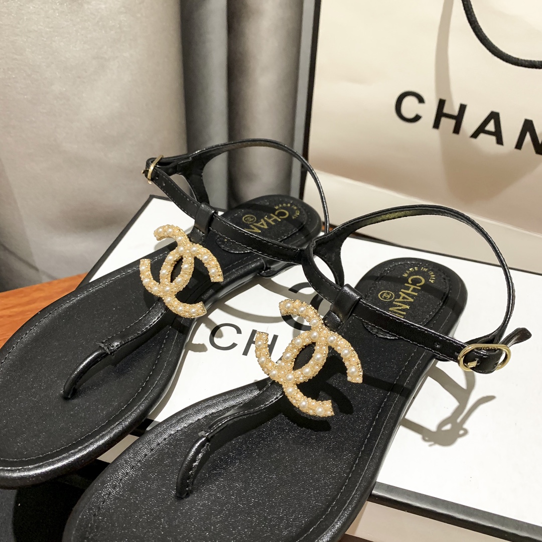 CHANEL GOLD PEARL CC LOGO THONG SANDALS BLACK - Image 6