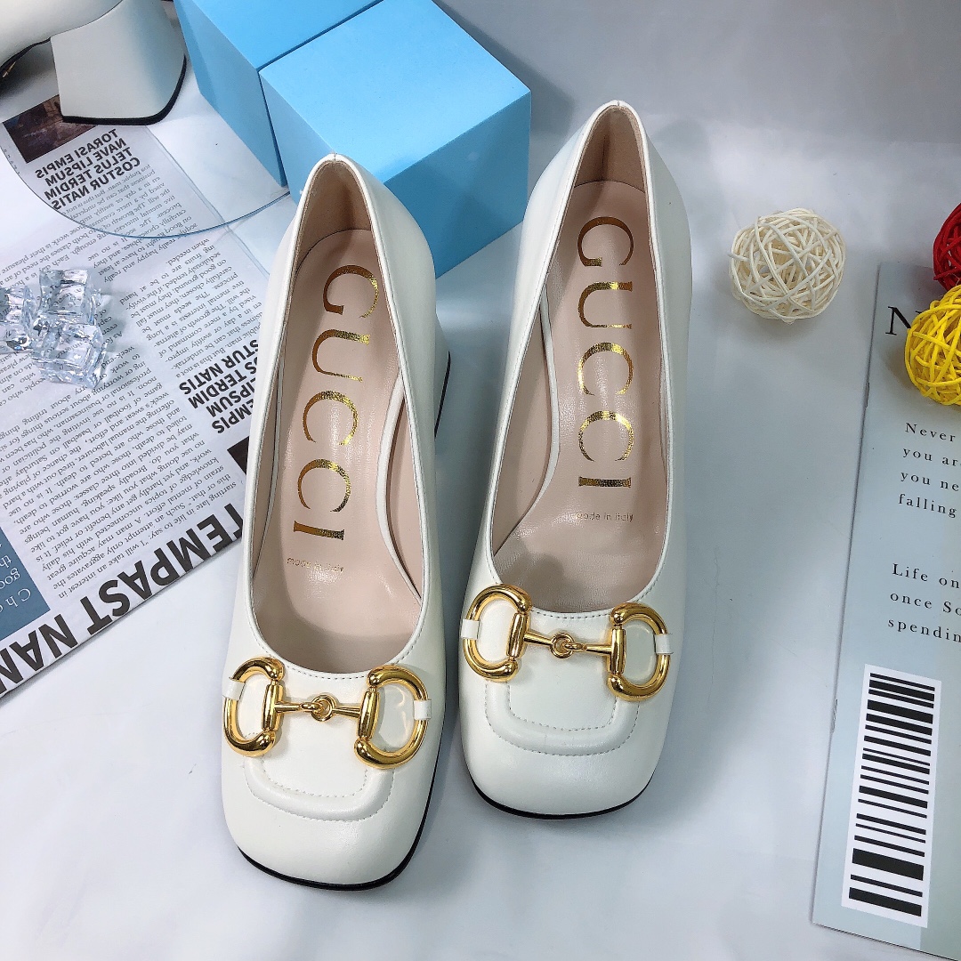 GUCCI WOMEN’S MID HEEL PUMP WITH HORSEBIT WHITE LEATHER 643886 C9D00 9022 - Image 2