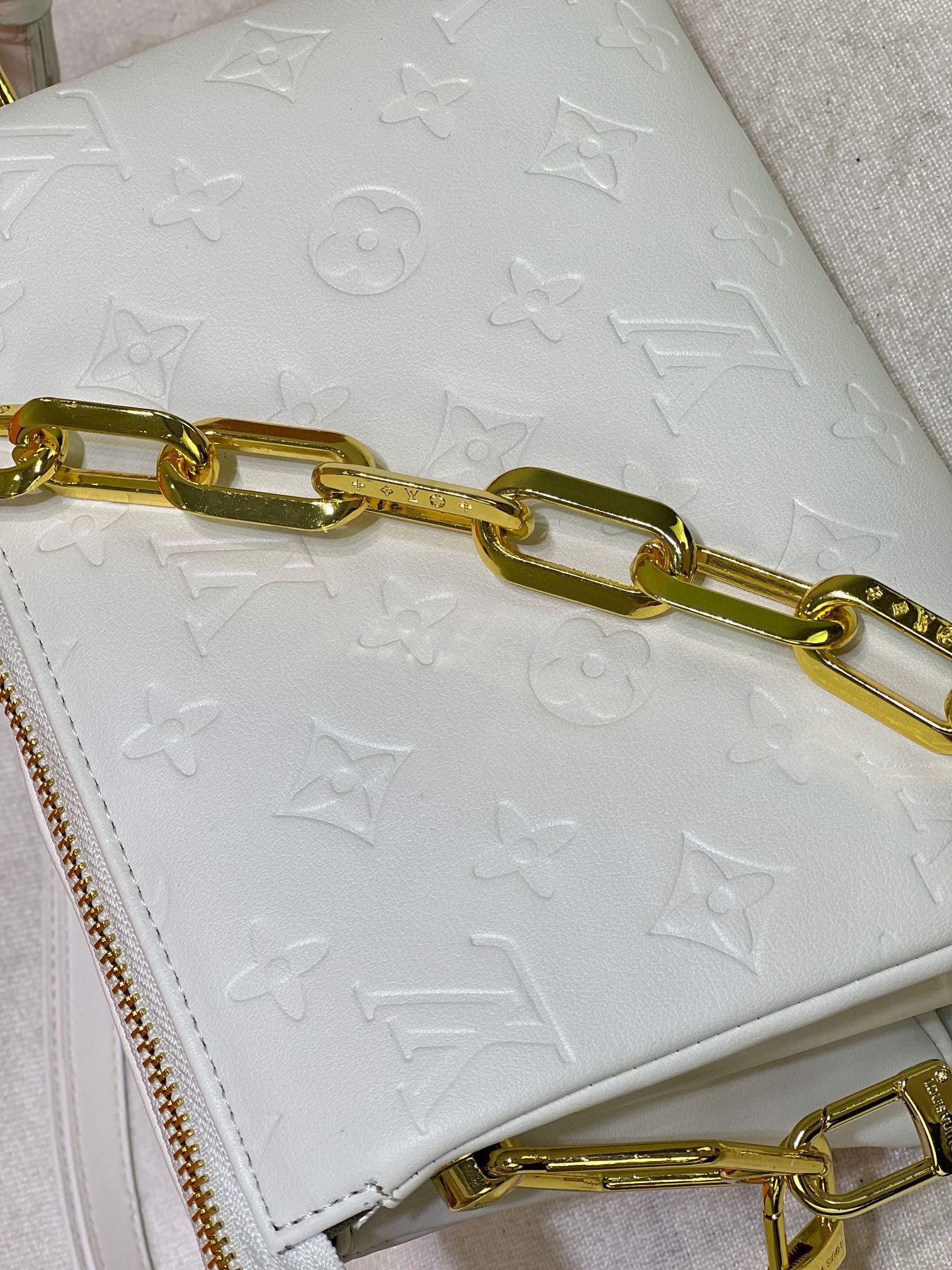 LOUIS VUITTON COUSSIN BB WHITE 21CM M20770 - Image 5