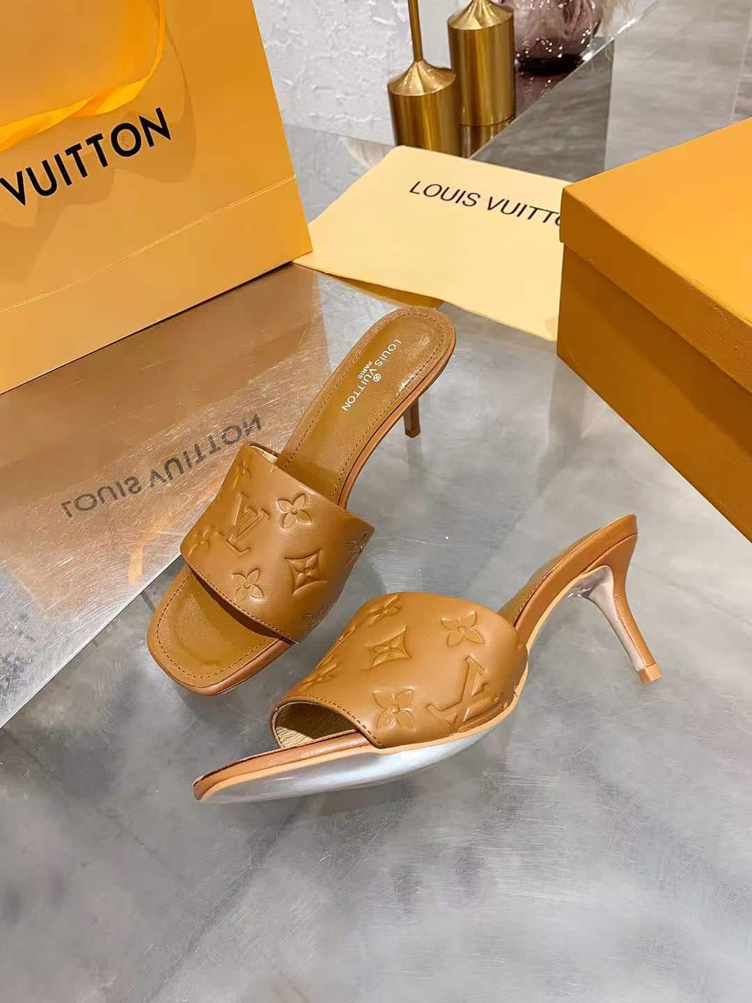 LOUIS VUITTON REVIVAL MULE BROWN - Image 6